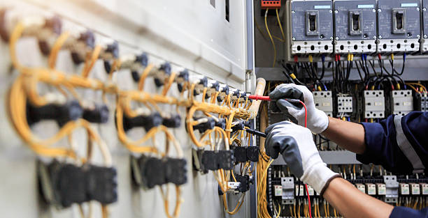 Professional Electrician technician working in Shorewood, MN